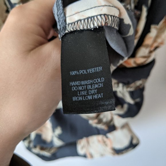 Lulu's Floral Romper - Picture 5 of 5